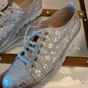 Sensunique silver leather shoes from Europe